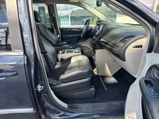 Used 2014 Maximum Steel Metallic Chrysler Touring image 5
