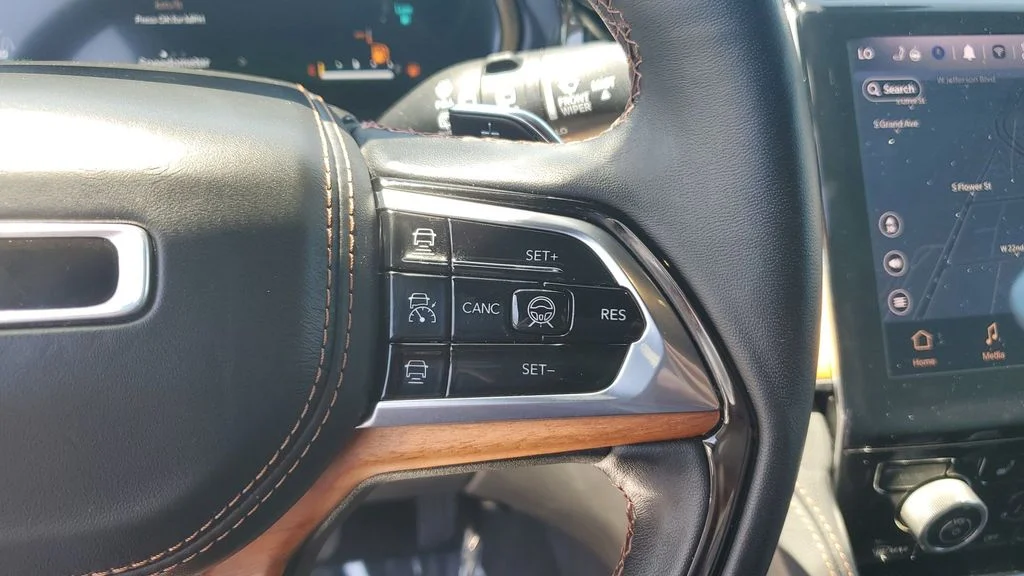 Used 2022 White Jeep Summit Reserve 4xe image 34