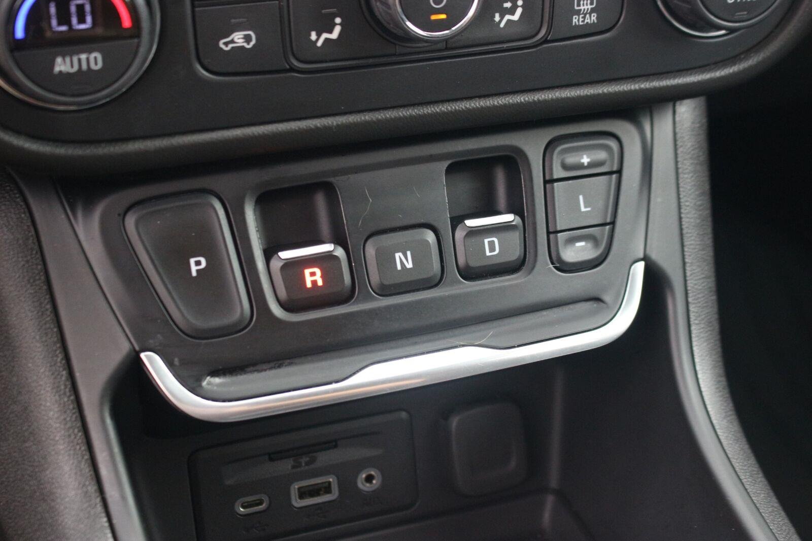 Used 2020 SUMMIT WHITE GMC SLT image 29