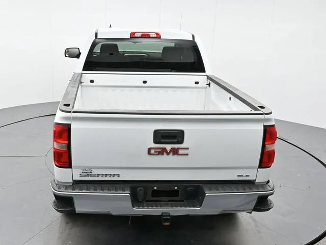 Used 2017 SUMMIT WHITE GMC SLE image 22