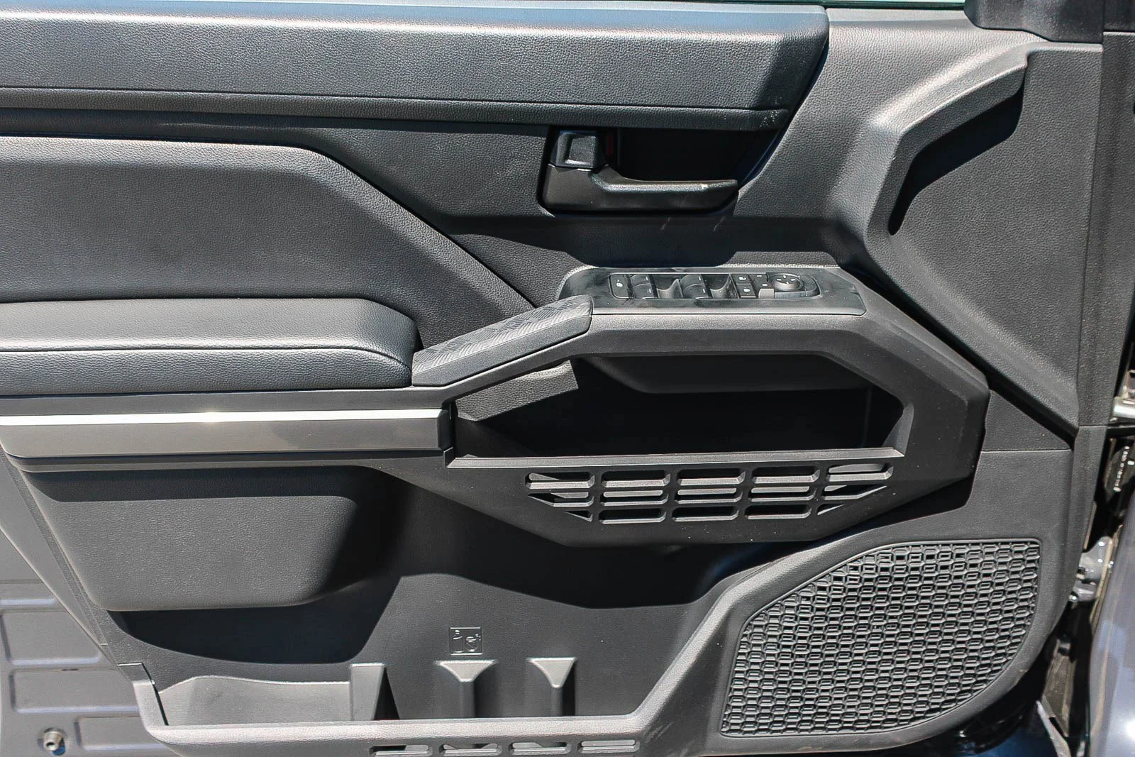 2026 Toyota Tacoma SR5 - Photo 22