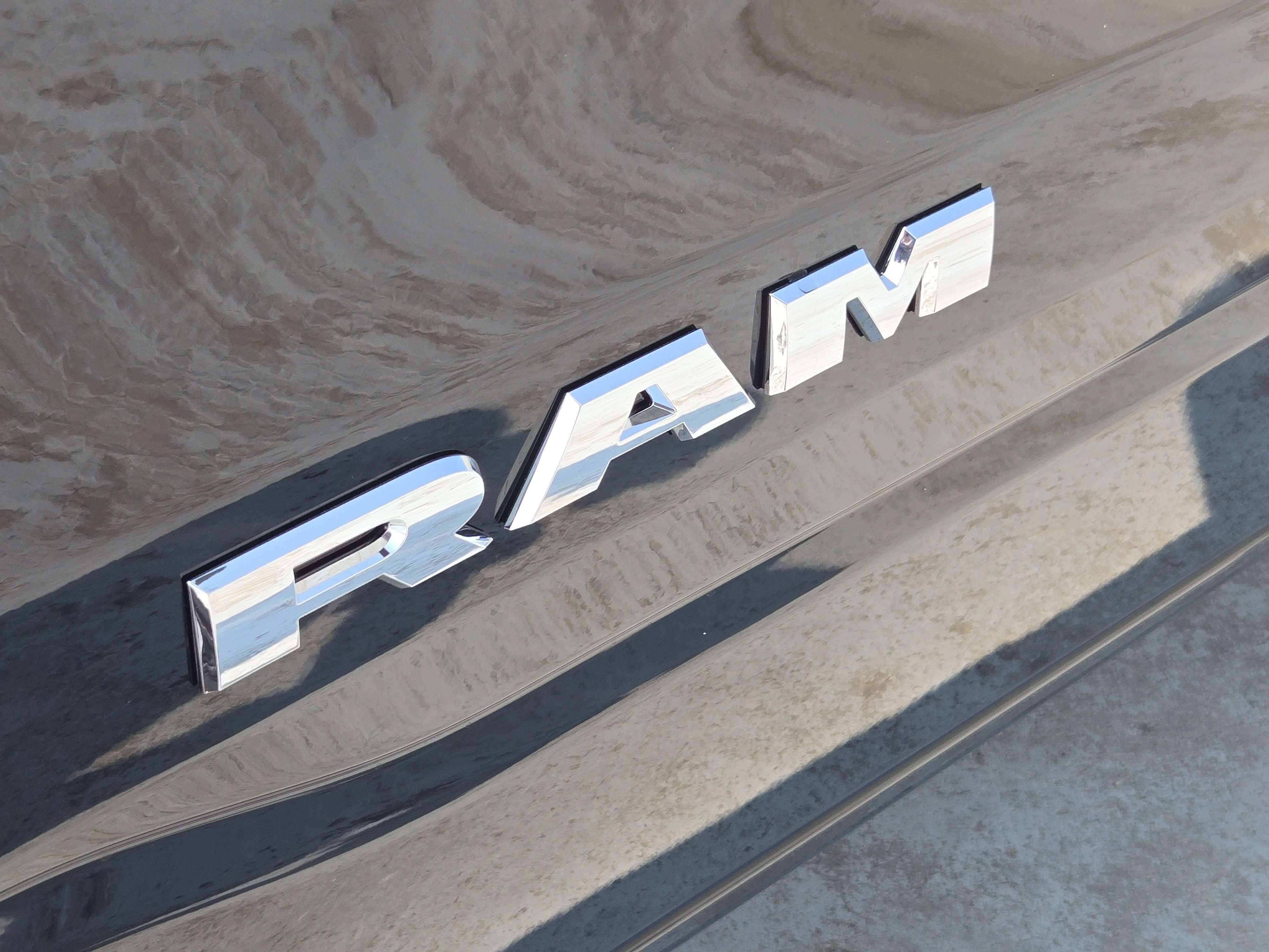 New 2026 Diamond Black Crystal Pearl-Coat Exterior Paint RAM Laramie image 7