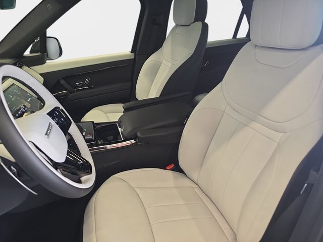 New 2026 Ostuni Pearl White Land Rover Dynamic SE image 12