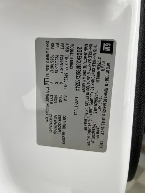 Used 2009 SUMMIT WHITE Chevrolet LT image 25