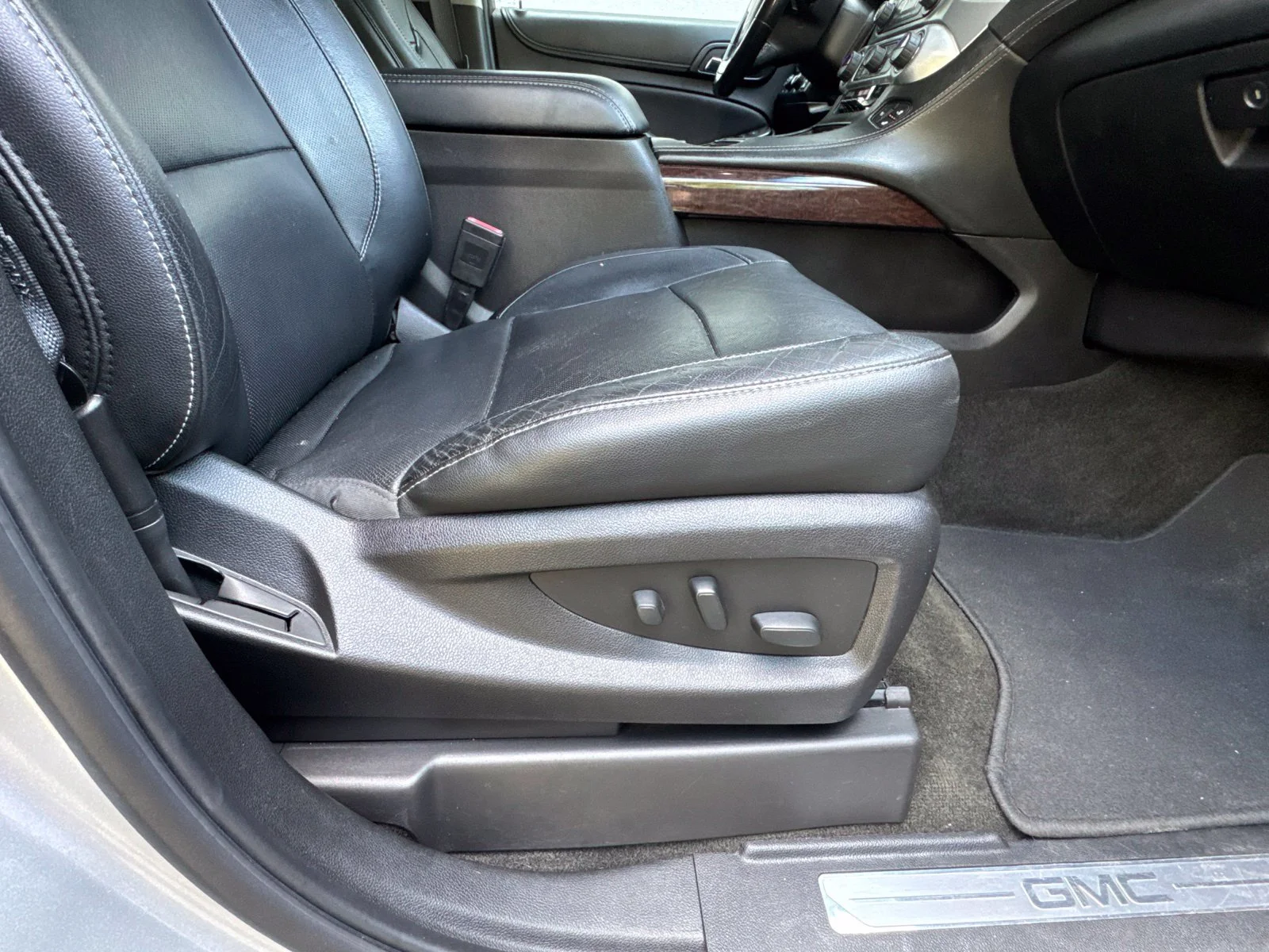 Used 2018 Quicksilver Metallic GMC SLT image 42