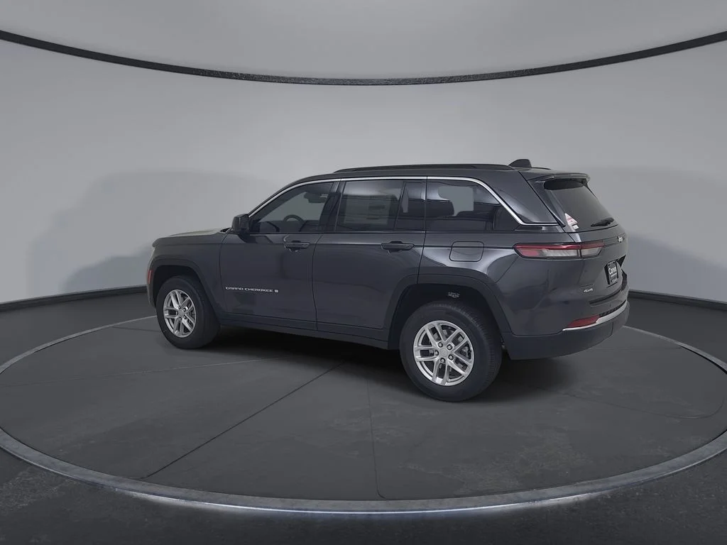New 2026 Baltic Gray Metallic Clearcoat Jeep Laredo image 10