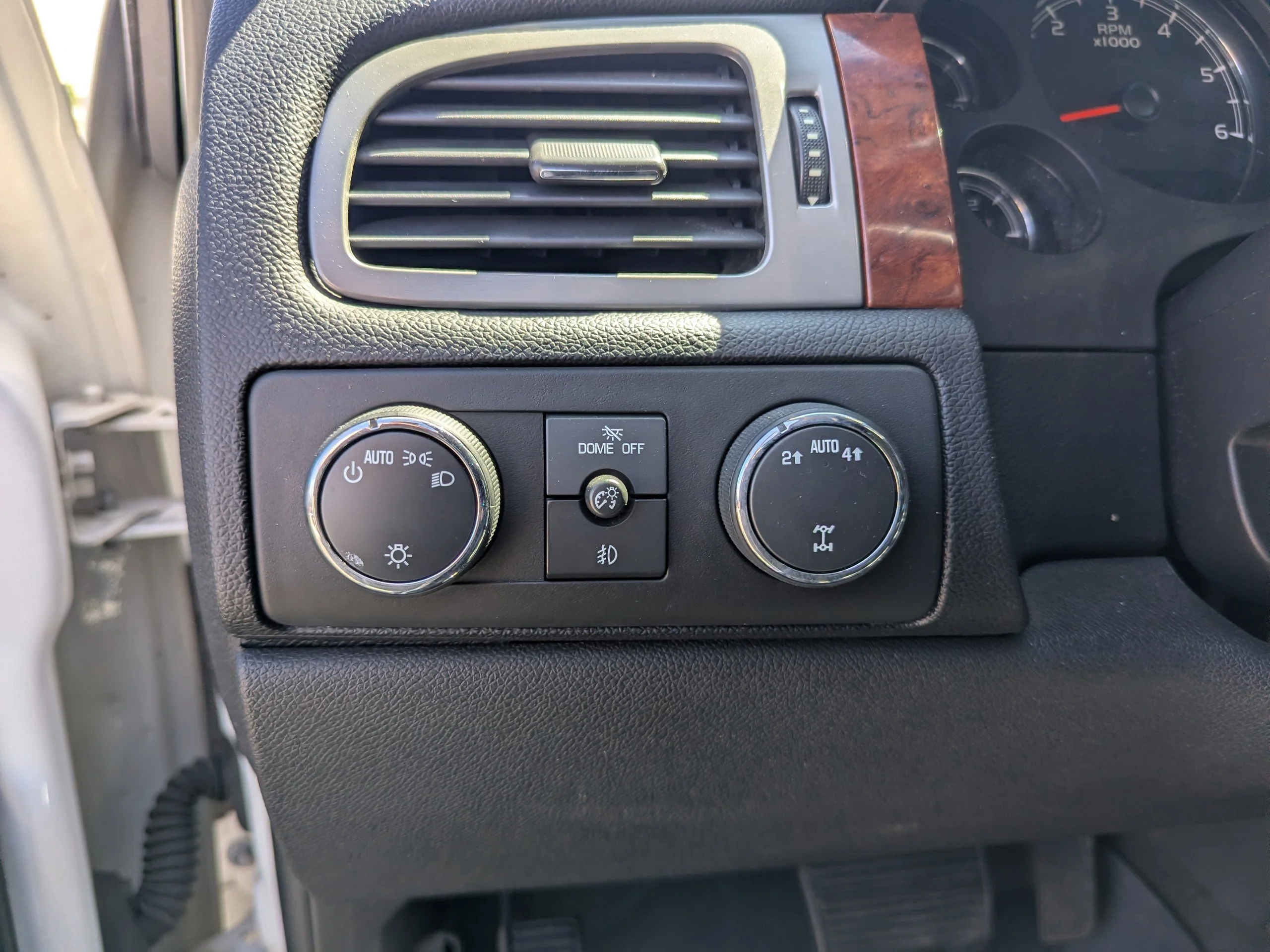 Used 2014 White Diamond Tricoat GMC SLT image 14