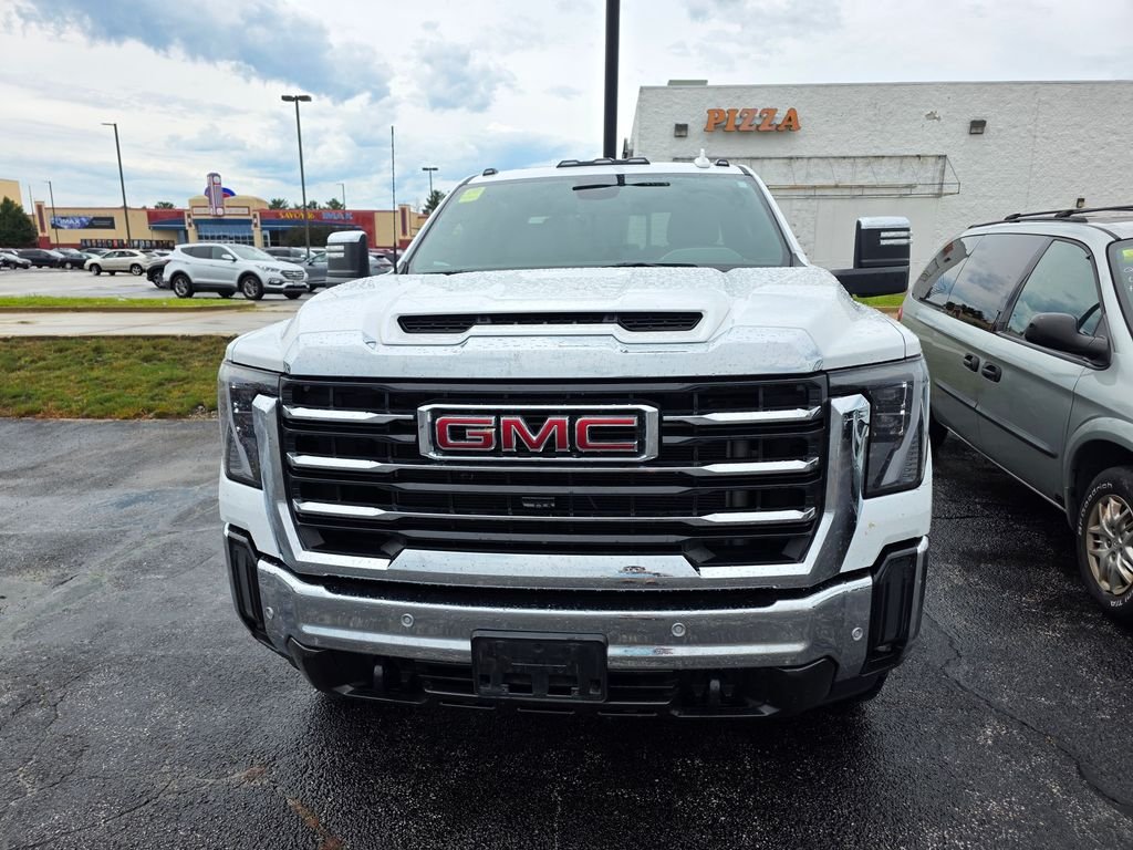 Used 2025 Summit White GMC SLT image 1