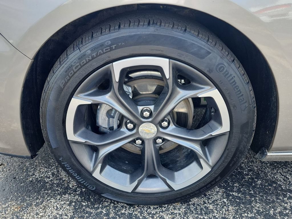 Used 2024 Mineral Gray Metallic Chevrolet 1LT image 10