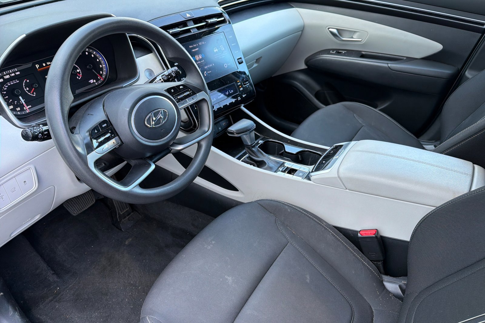 Used 2024 Shimmering Silver Hyundai SEL image 8