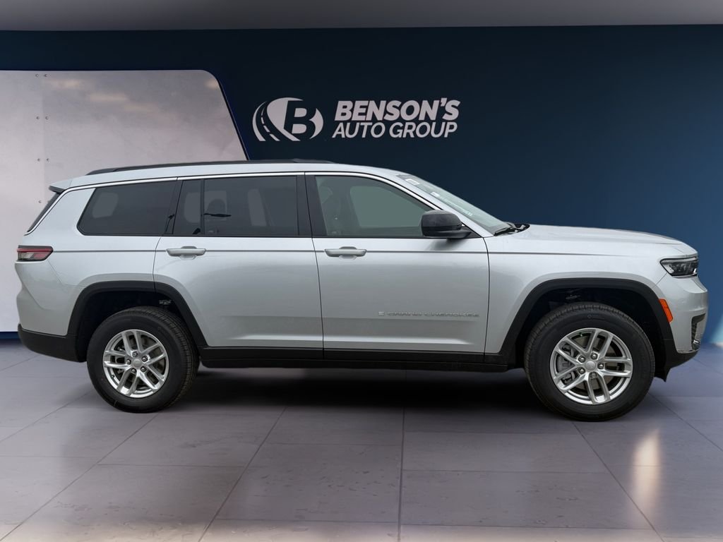 New 2026 Silver Zynith Exterior Paint Jeep Laredo image 6
