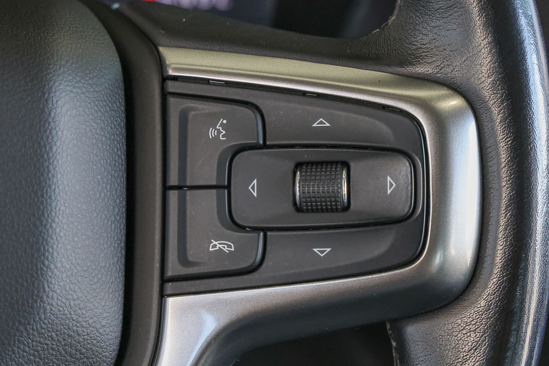 Used 2022 White Chevrolet LT image 24