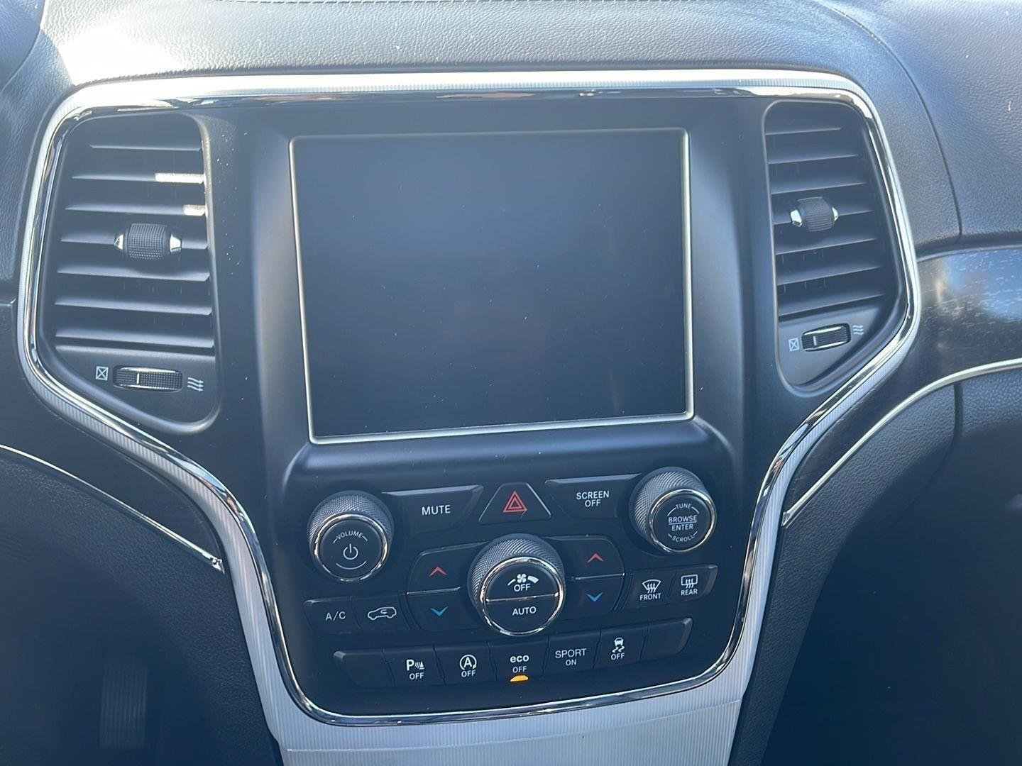 Used 2018 Diamond Black Crystal Pearlcoat Jeep Sterling Edition image 23