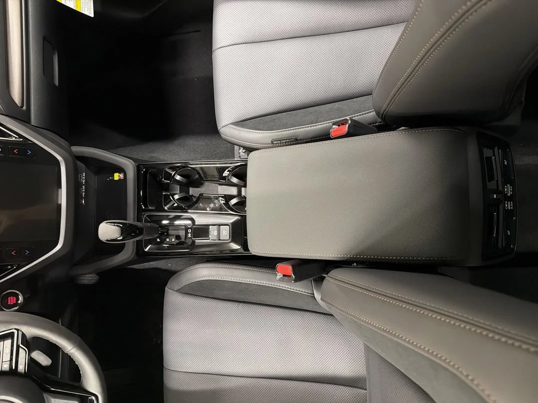 New 2026 Crystal White Pearl/Crystal Black Silica Subaru Touring Hybrid image 23
