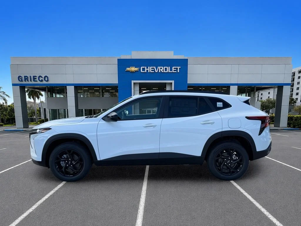 New 2026 Summit White Chevrolet LT image 4