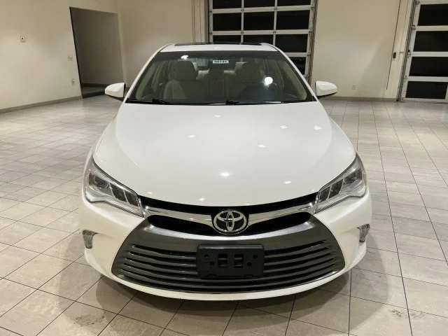 2017 Toyota Camry XLE - Photo 8