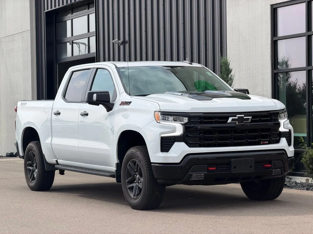 Used 2024 White Chevrolet LT Trail Boss image 4
