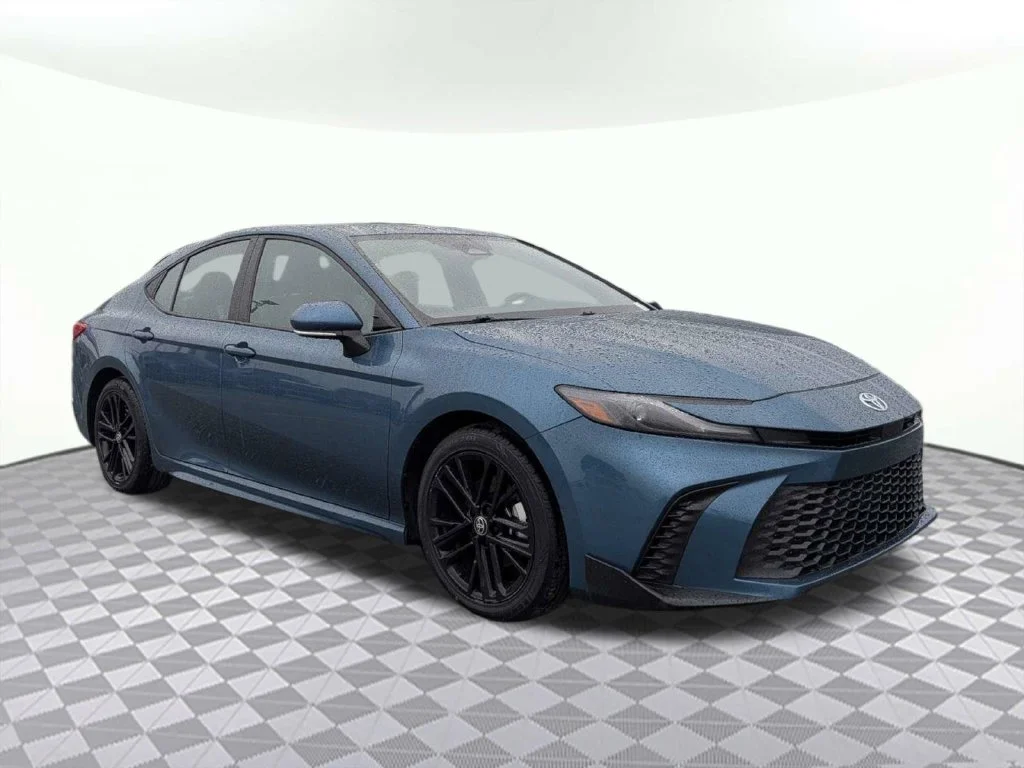 Certified Used 2025 Ocean Toyota SE image 1