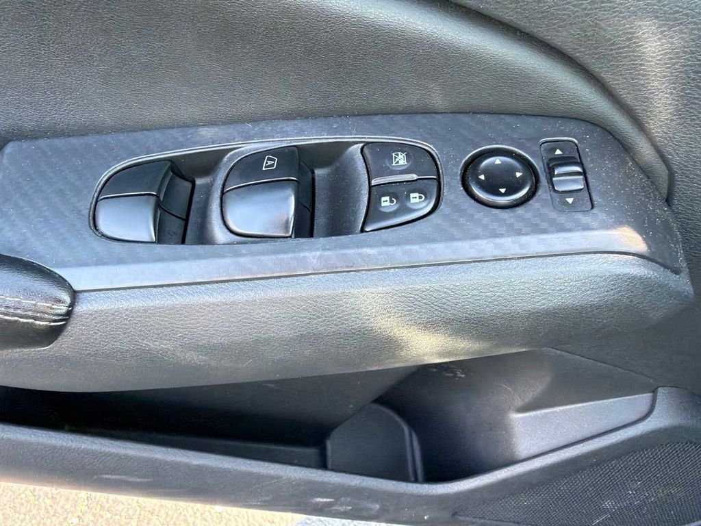 Used 2025 Black Nissan 2.5 SV image 29