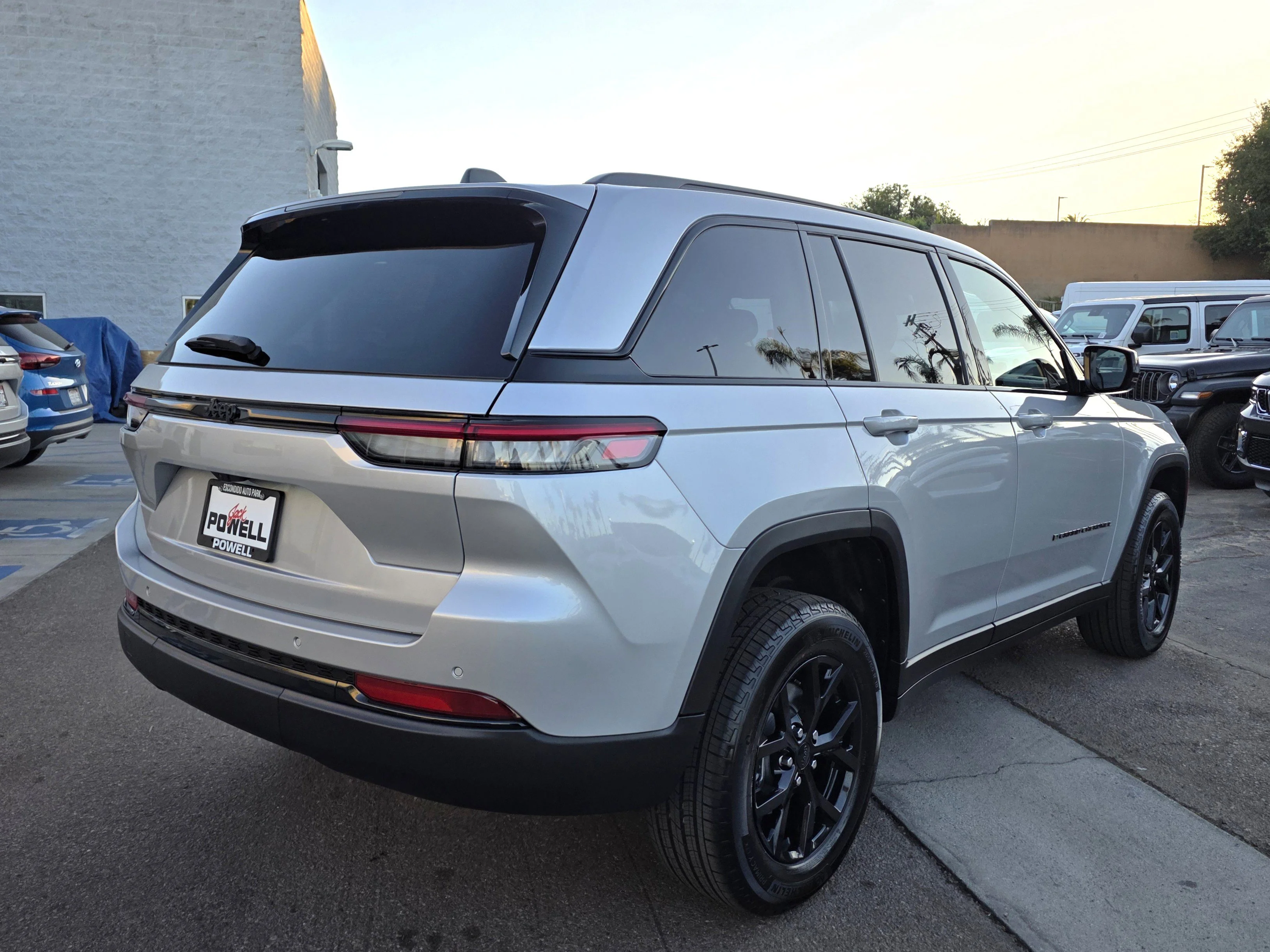 New 2025 Silver Jeep Altitude X image 5