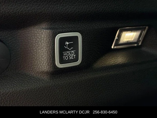 Used 2022 White Jeep Limited image 22