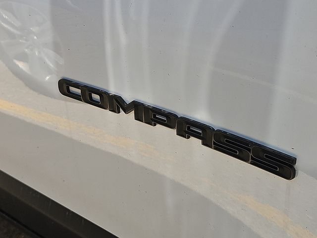 New 2026 Bright White Clear-Coat Exterior Paint Jeep  image 5