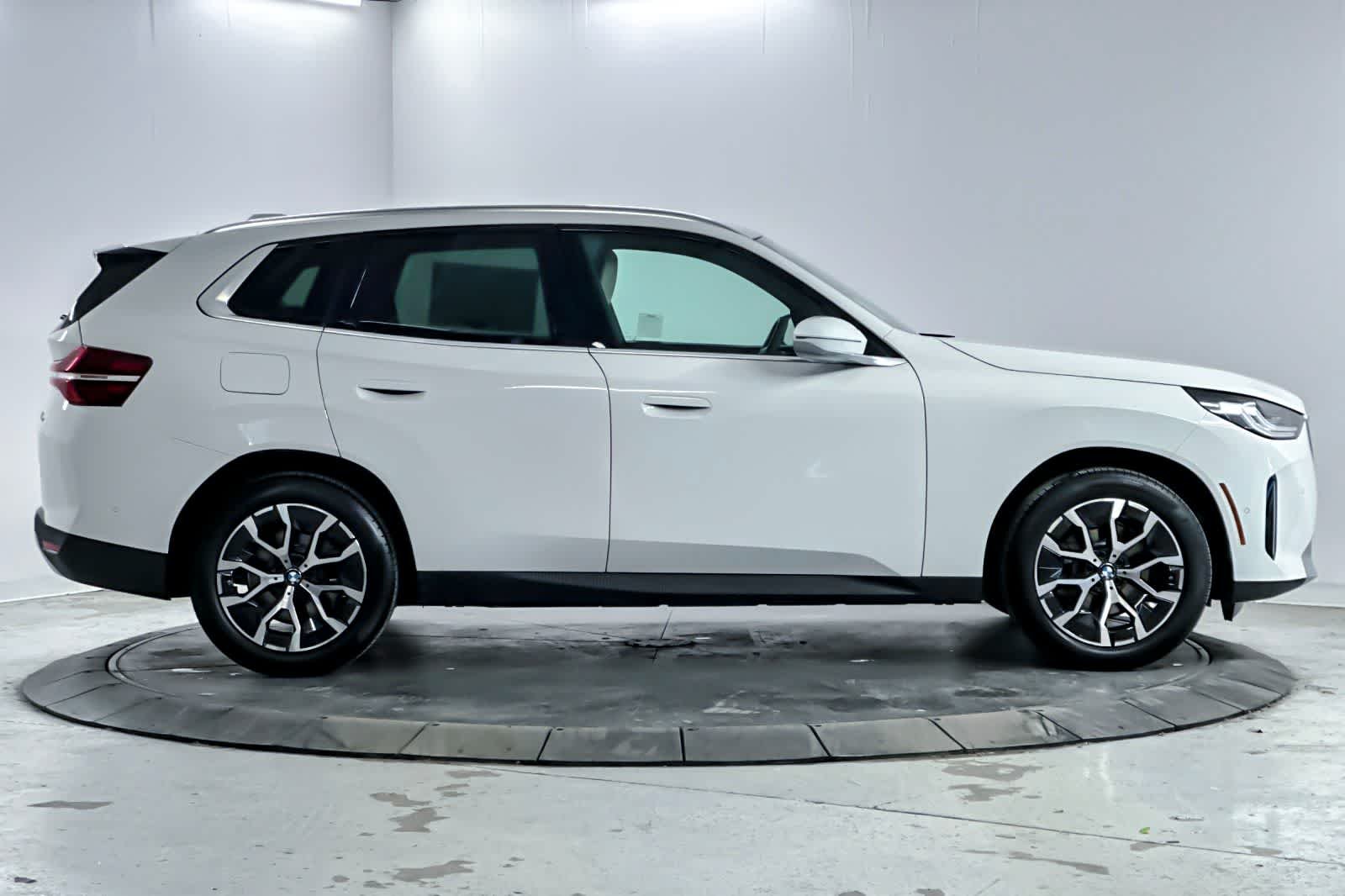 Used 2026 Alpine White BMW 30 xDrive image 8