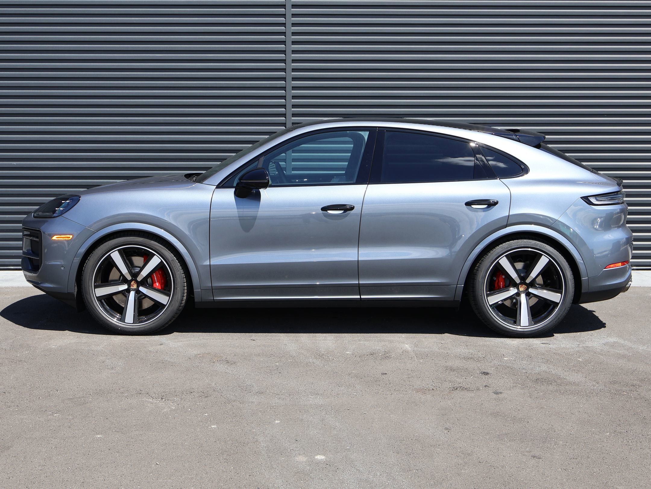New 2026 Vanadium Grey Metallic Porsche S image 2