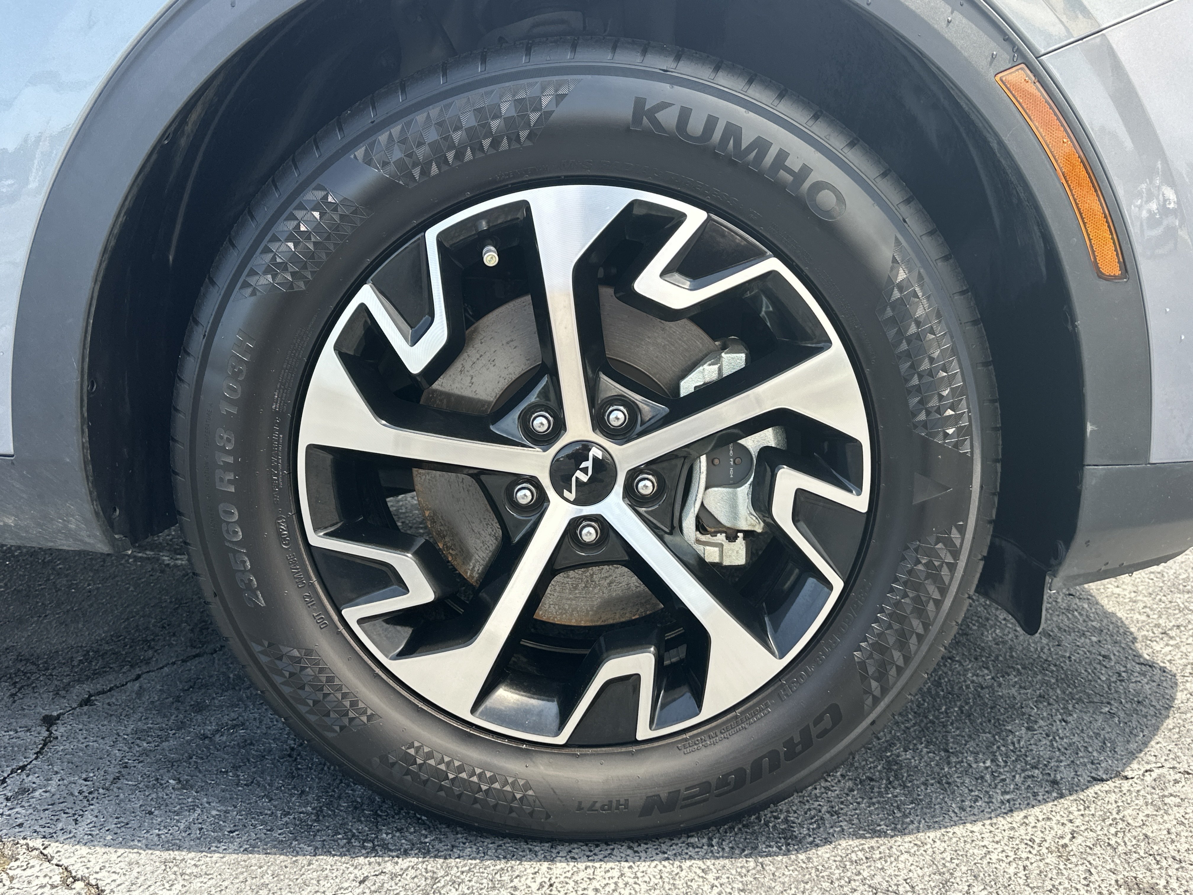 Used 2025 Everlasting Silver Kia EX image 13