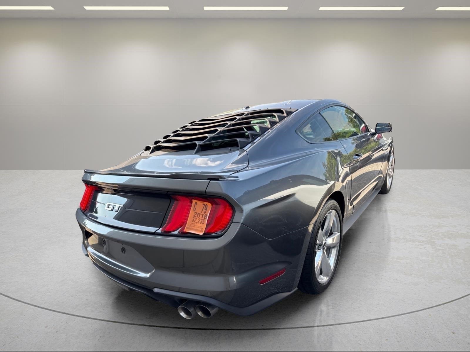 Used 2018  Ford GT Premium image 13