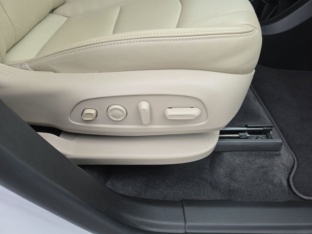 Used 2020 White Buick Premium Group image 37