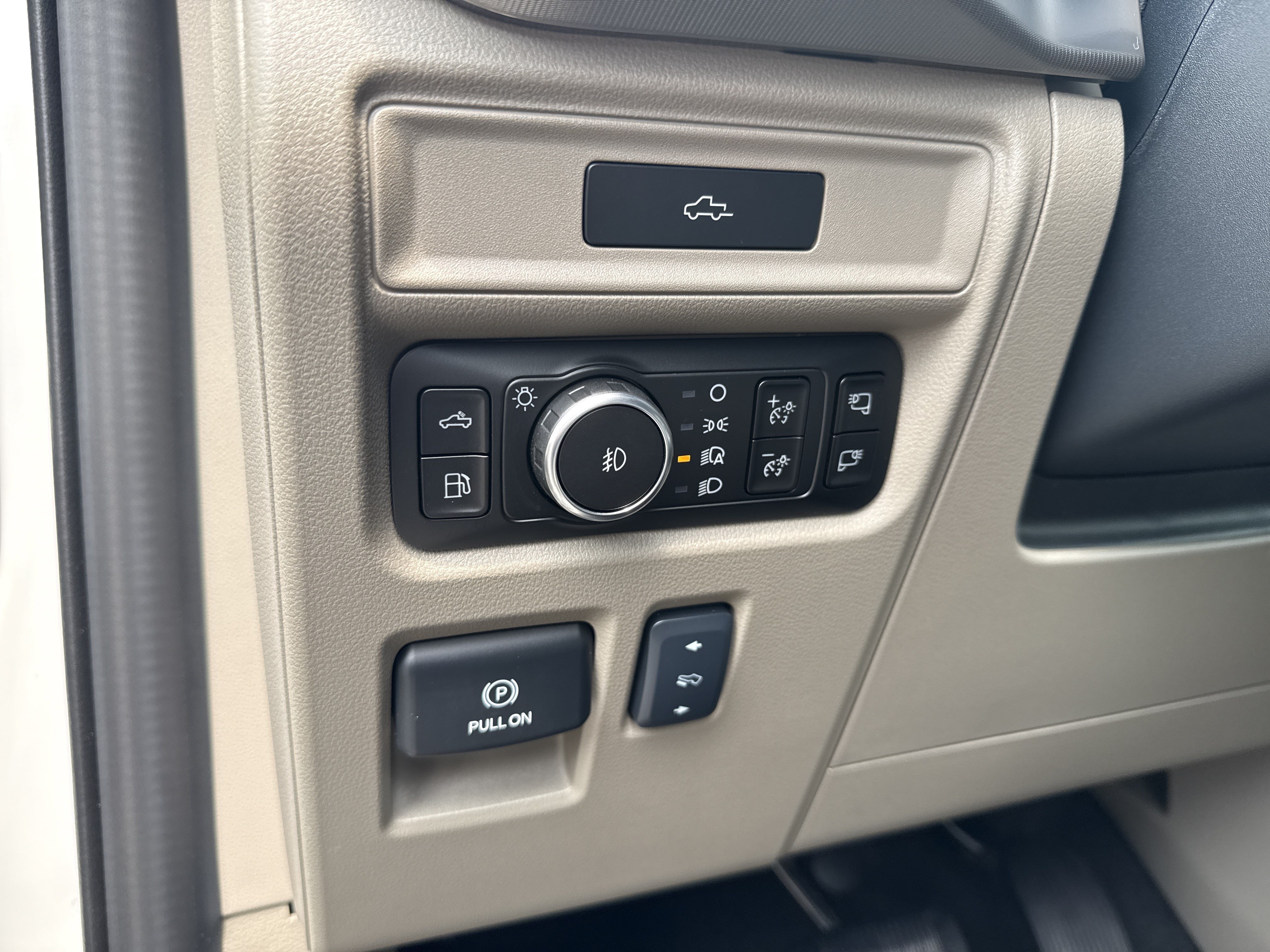 Used 2026 White Ford Platinum image 28