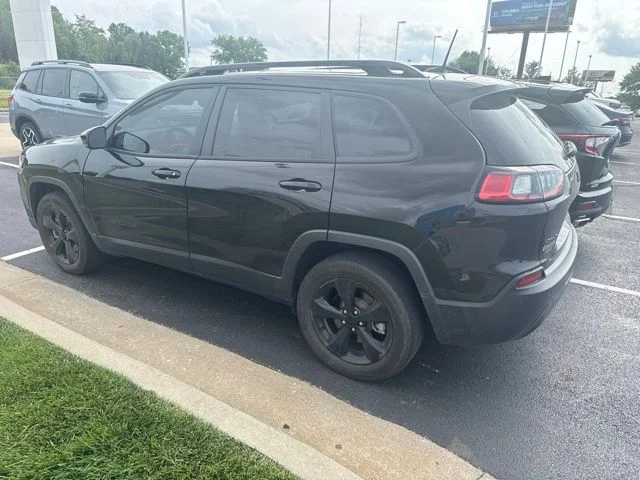 Used 2021 Black Jeep Latitude Plus image 5