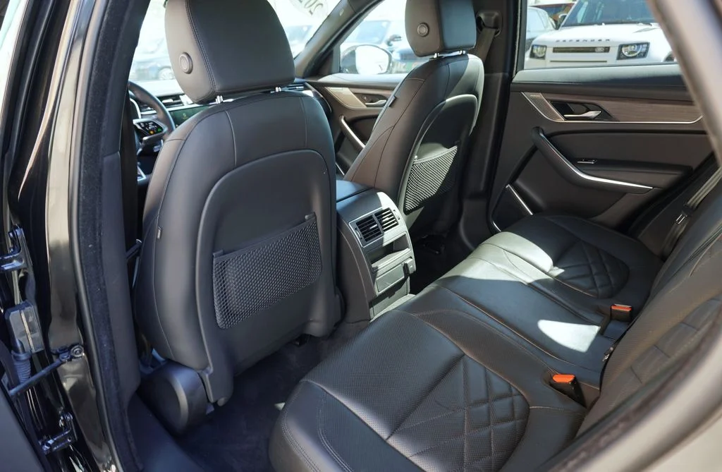 Used 2023  Jaguar P250 S image 29