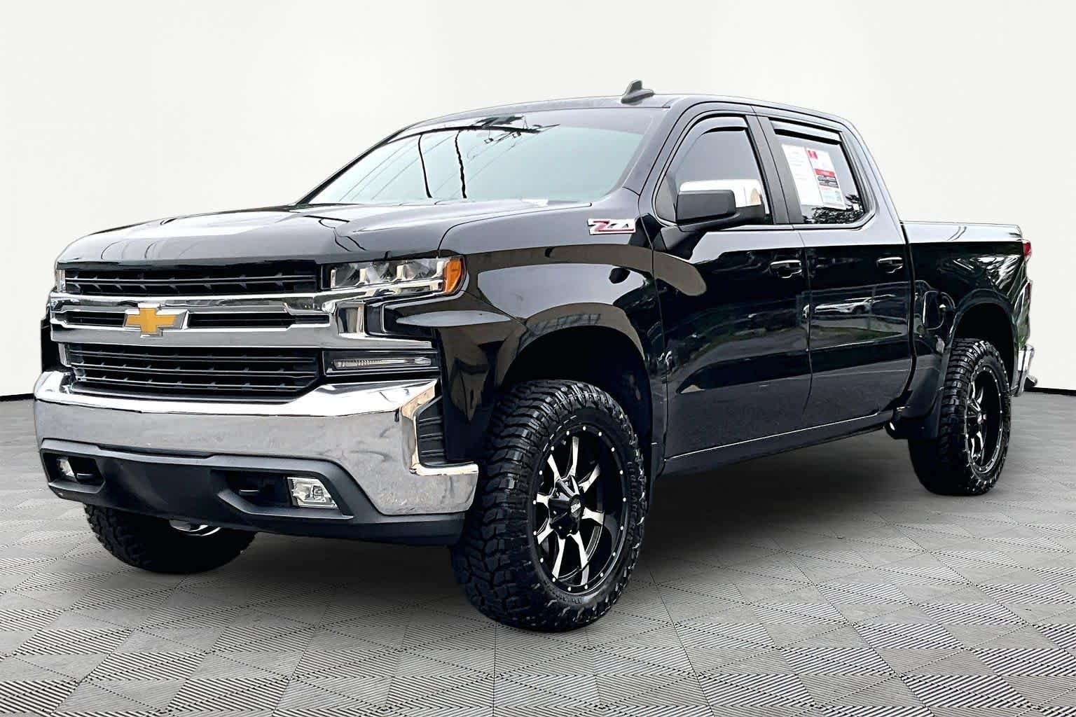 Used 2021 Black Chevrolet LT image 2