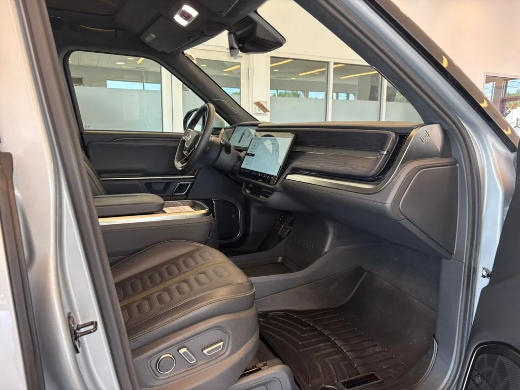 Used 2024  Rivian Adventure image 18