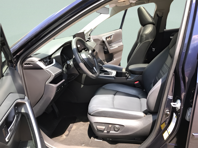 Used 2024  Toyota XLE Premium image 16