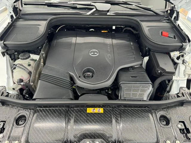 New 2026 Moonlight White Magno Mercedes-Benz GLS 450 image 14