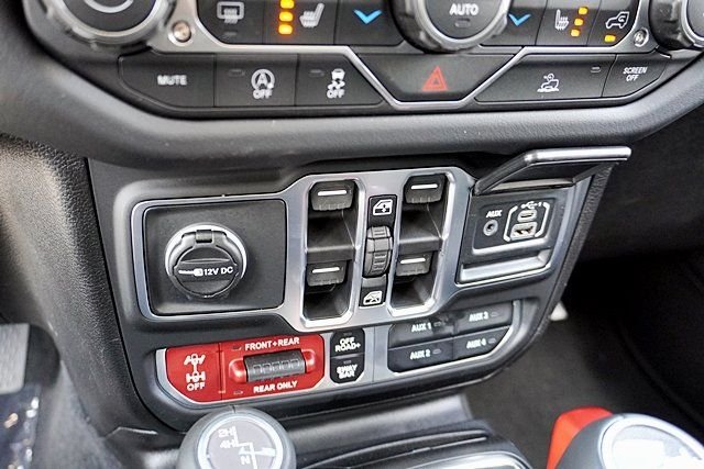 New 2026 Anvil Clear-Coat Exterior Paint Jeep Rubicon image 33