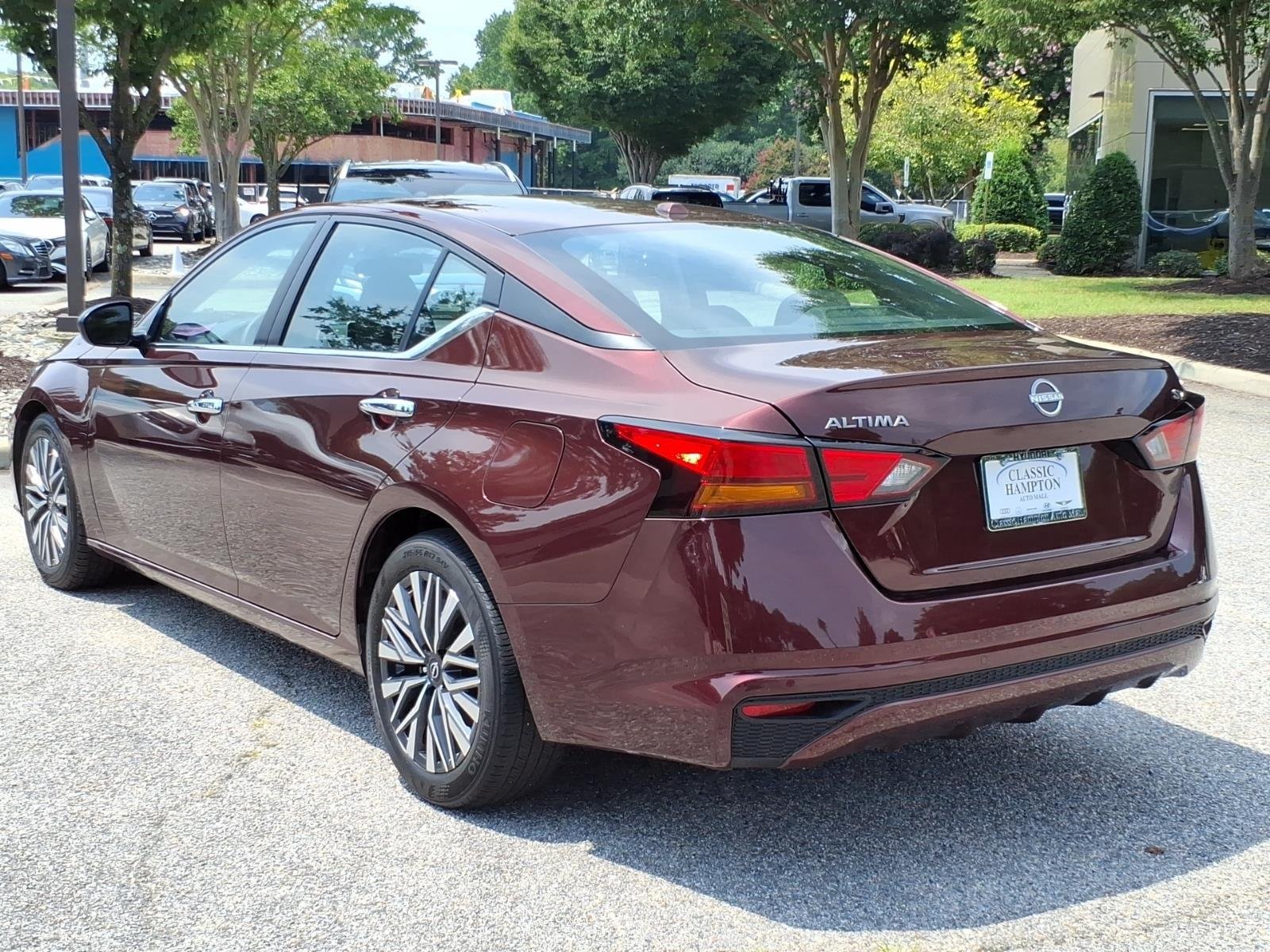 Used 2024 Garnet Pearl Metallic Nissan 2.5 SV image 10