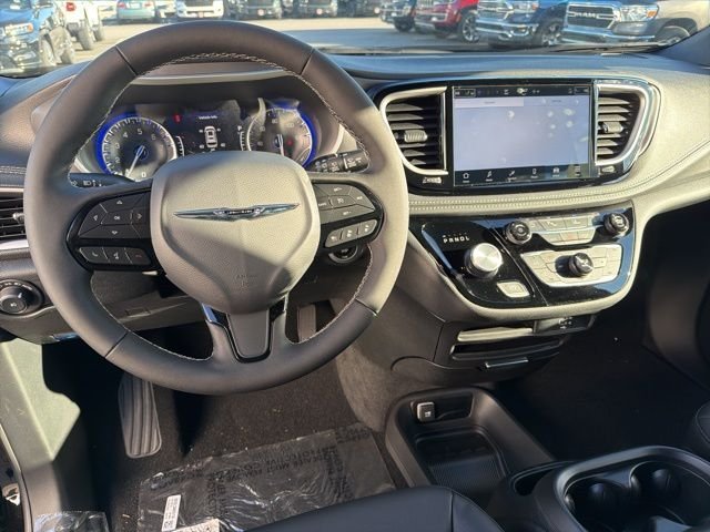 2026 Chrysler Pacifica Select - Photo 10