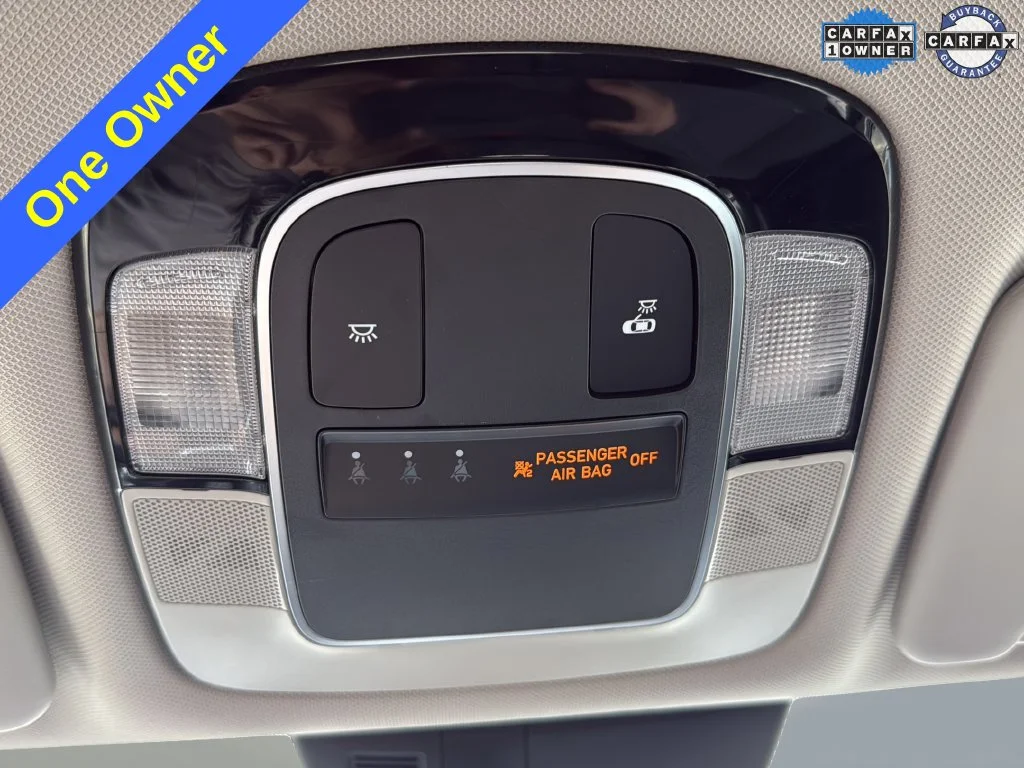 Used 2024 Silver Hyundai SE image 26