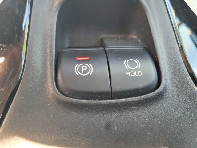 Used 2020  Toyota LE image 25