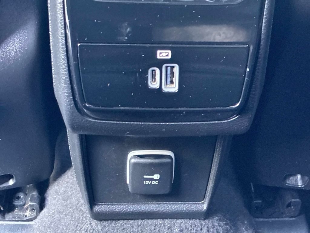 Used 2023 Gray Jeep Latitude Lux image 17