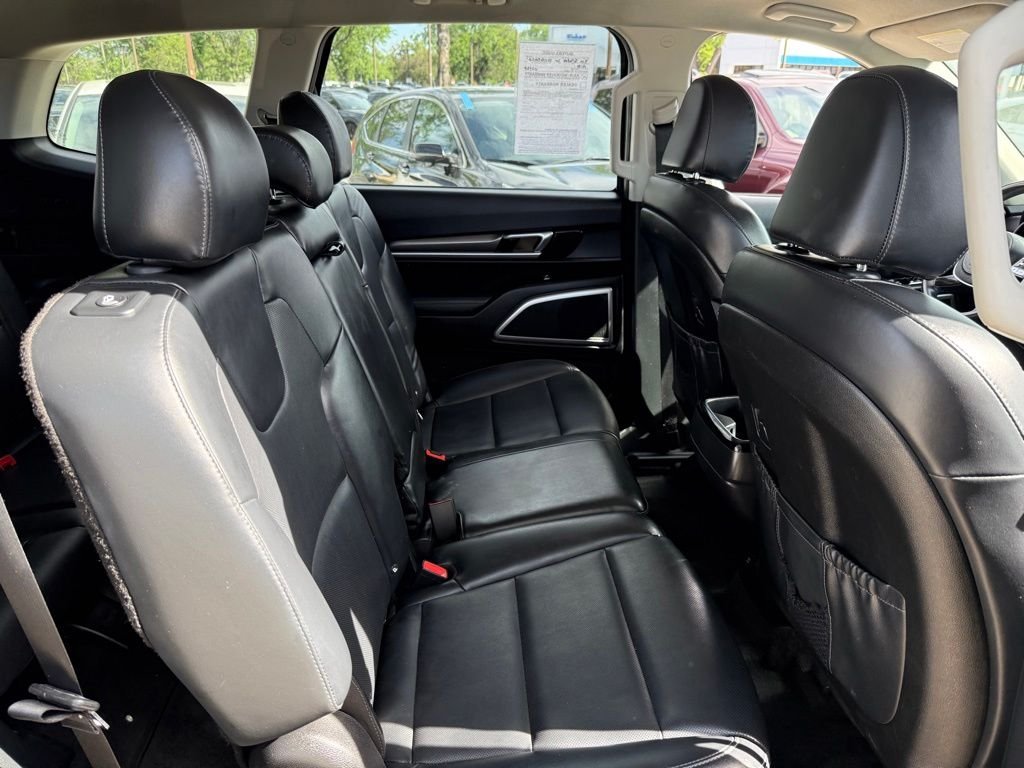 Used 2020 Grey Kia LX image 18