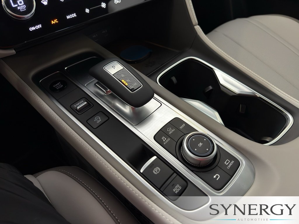 New 2027 RADIANT WHITE INFINITI Luxe AWD image 16