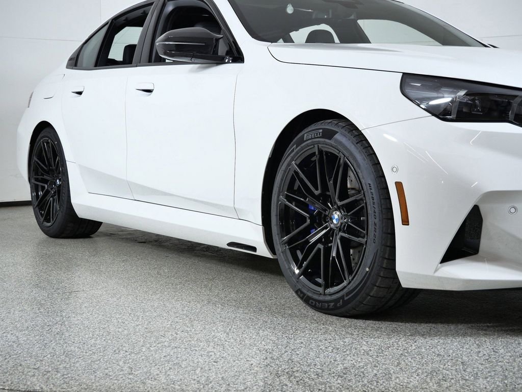New 2026 Alpine White BMW Base image 6