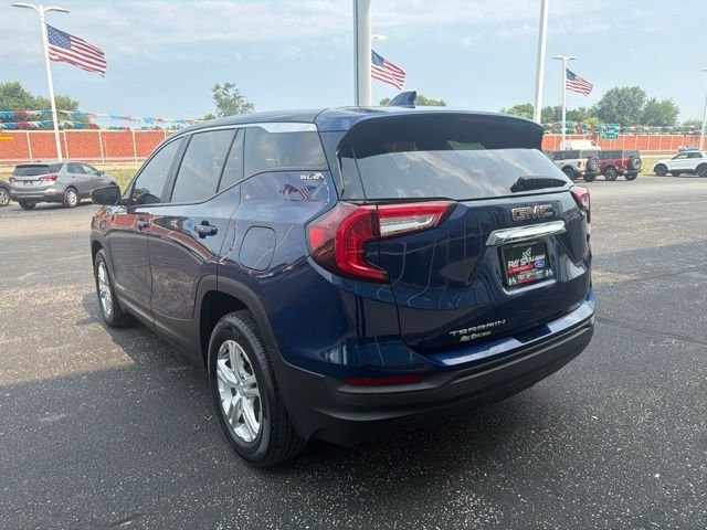Certified Used 2022 Marine Metallic GMC SLE image 6