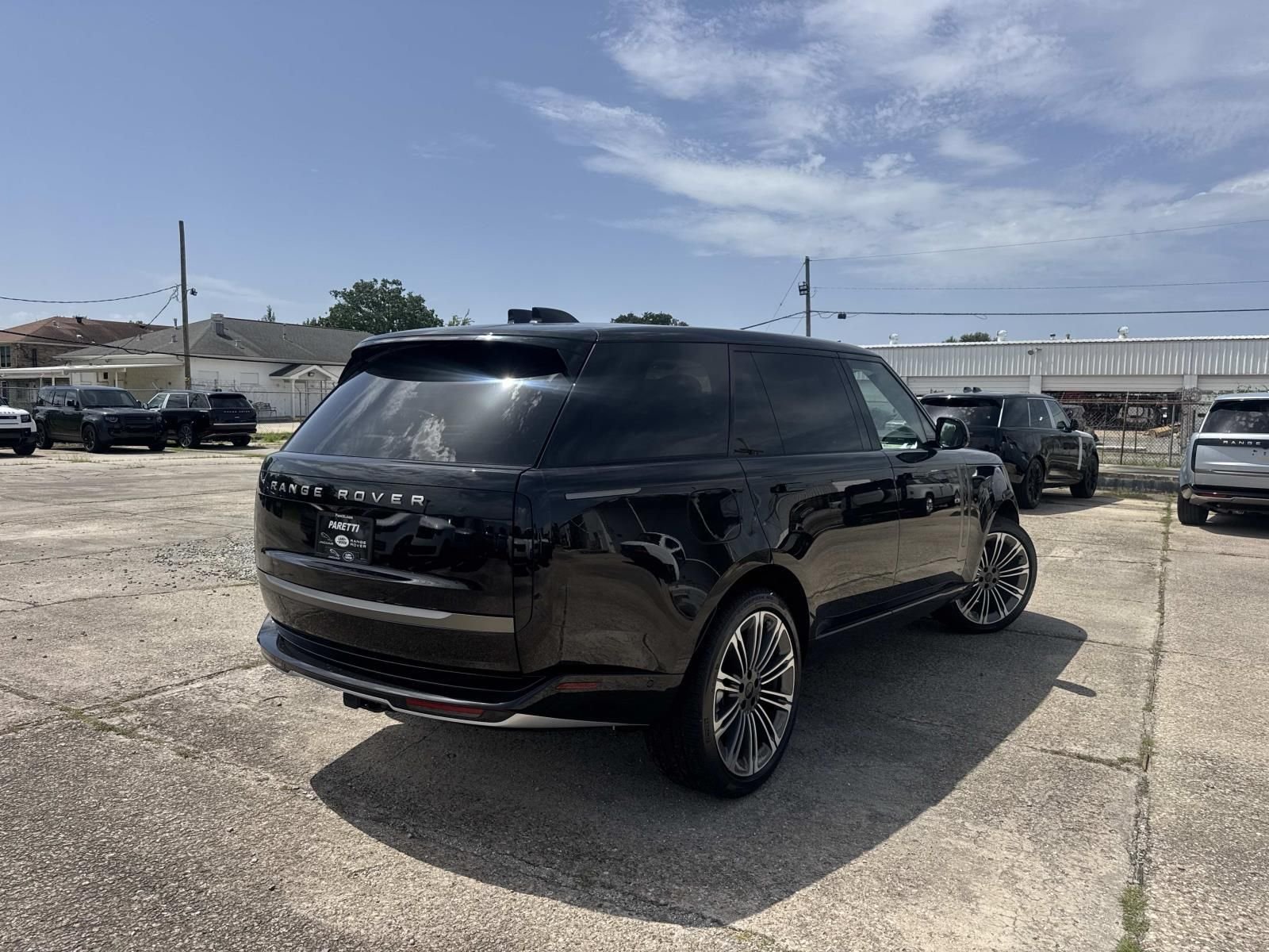 New 2026 Santorini Black Land Rover SE image 17