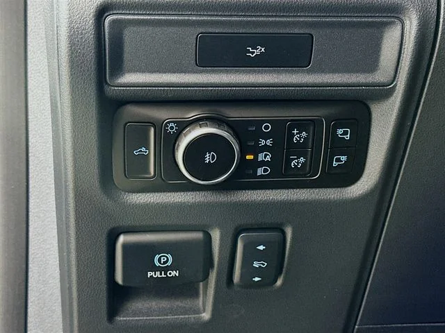 New 2026 Carbonized Gray Metallic Ford XLT image 10